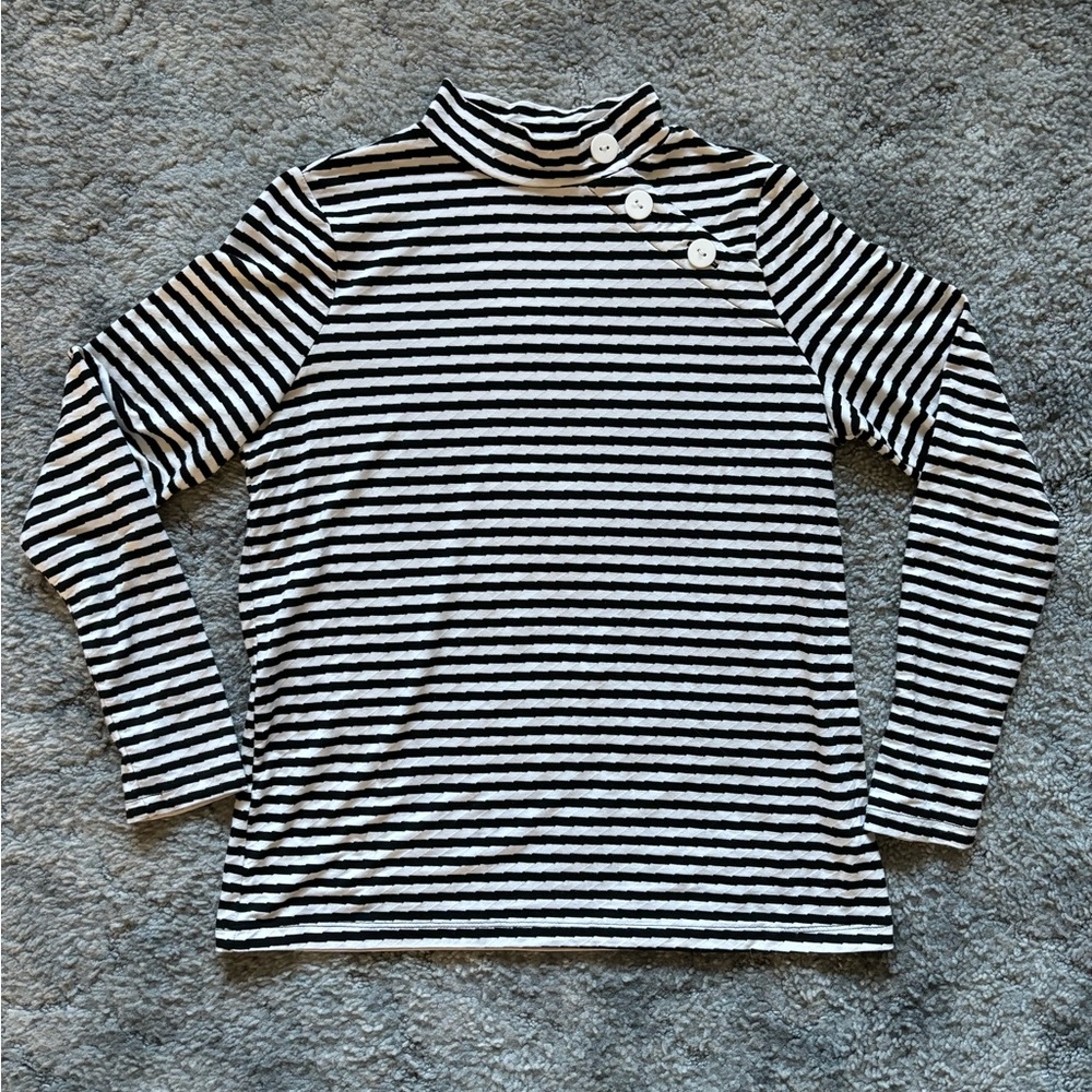 Black & white striped long sleeve